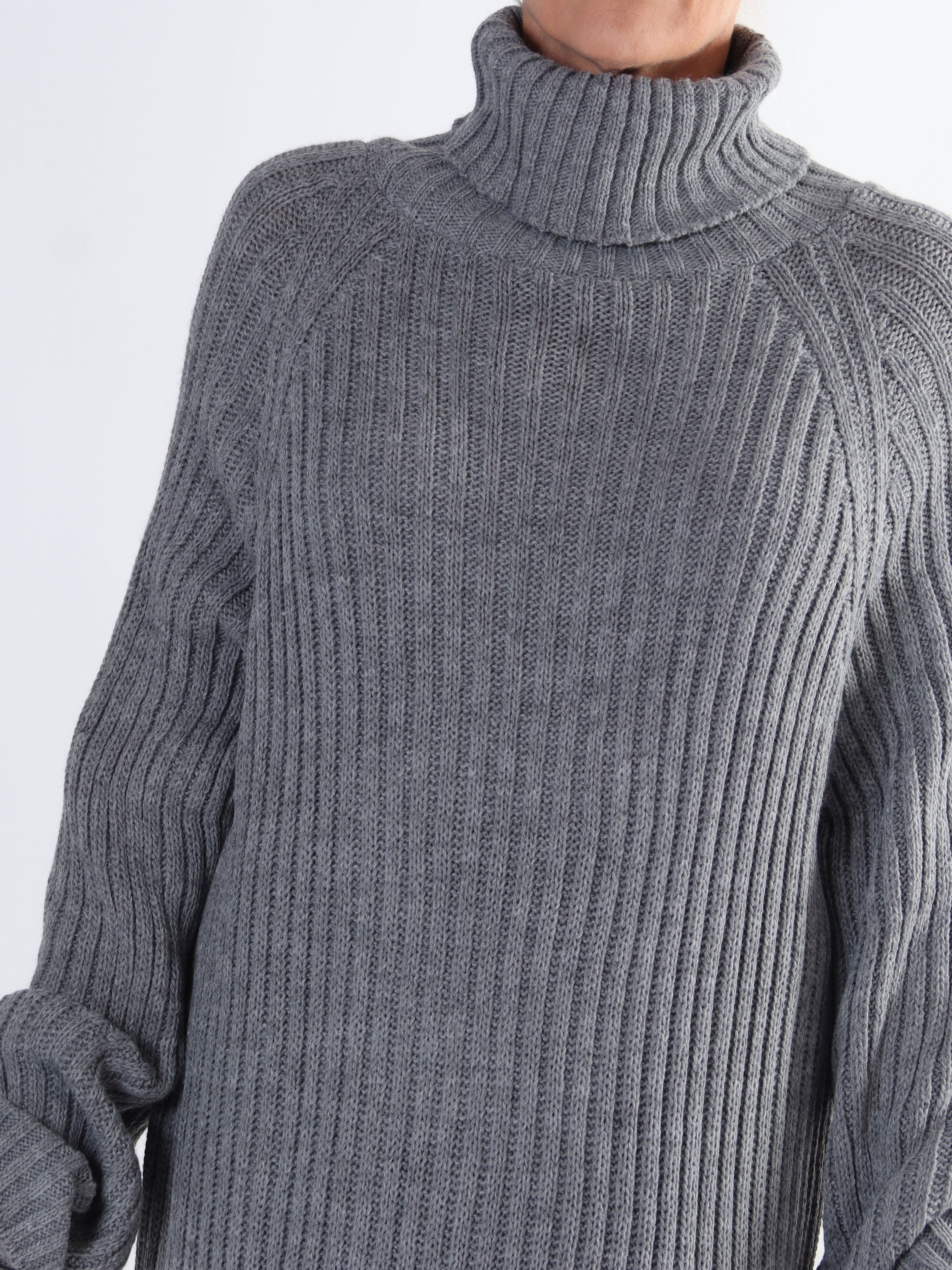 Milu - Lang plus size strikkjole med rib